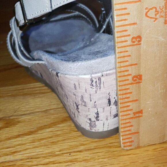 Naturalizer beige wedge sandals Womans Size 9m - Picture 6 of 7